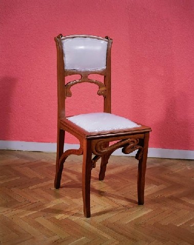 FUSTA DE ROURE AMB TALLA.