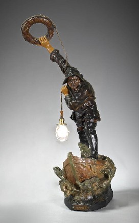 Mariner amb salvavides y llanterna