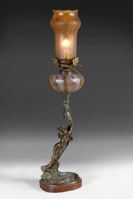 "NIMFA" LÀMPADA DE SOBRETAULA. c.1900.